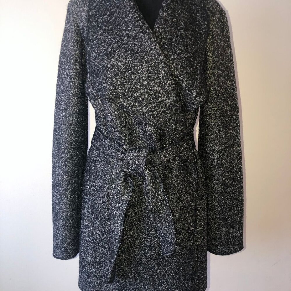 Like New - CHIC By Jacob Herringbone Belted Wrap Coat Size M - Picture 3 of 17
